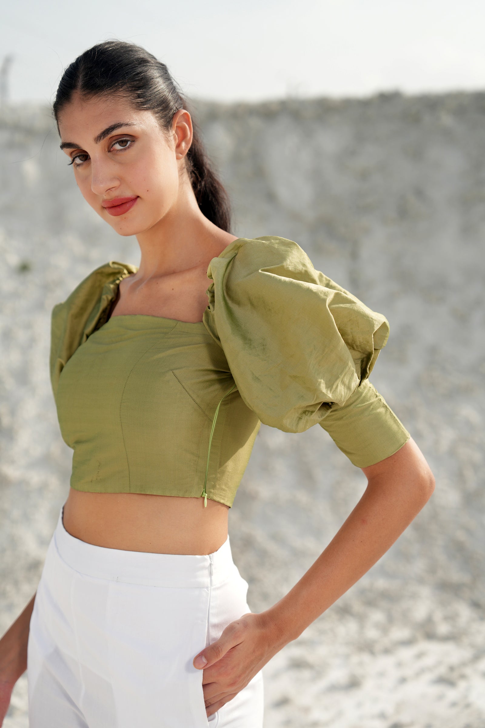 PISTA GREEN TAFETTA QUEEN ANNE PUFFED SLEEVE CROP TOP