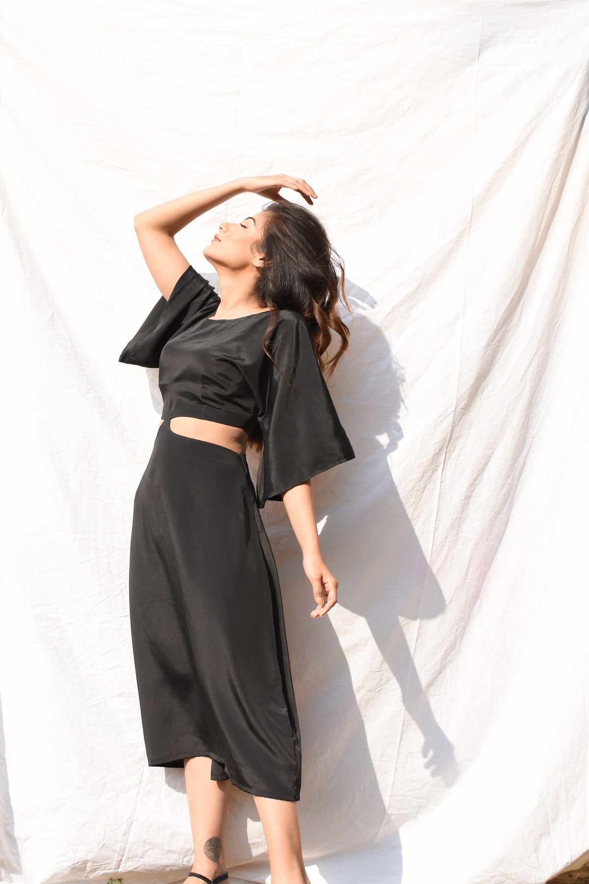 Black Satin Waist Cut-out Midl Necklinei Dress